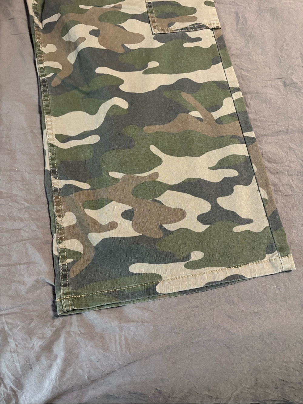 No Boundaries Women's Camo Wide-Leg Cargo Pants - Green/Tan/Brown - Picture 6 of 10